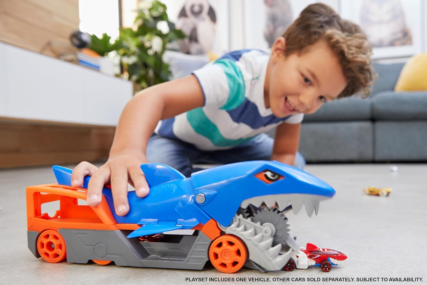 Hot Wheels Shark Chomp Transporter