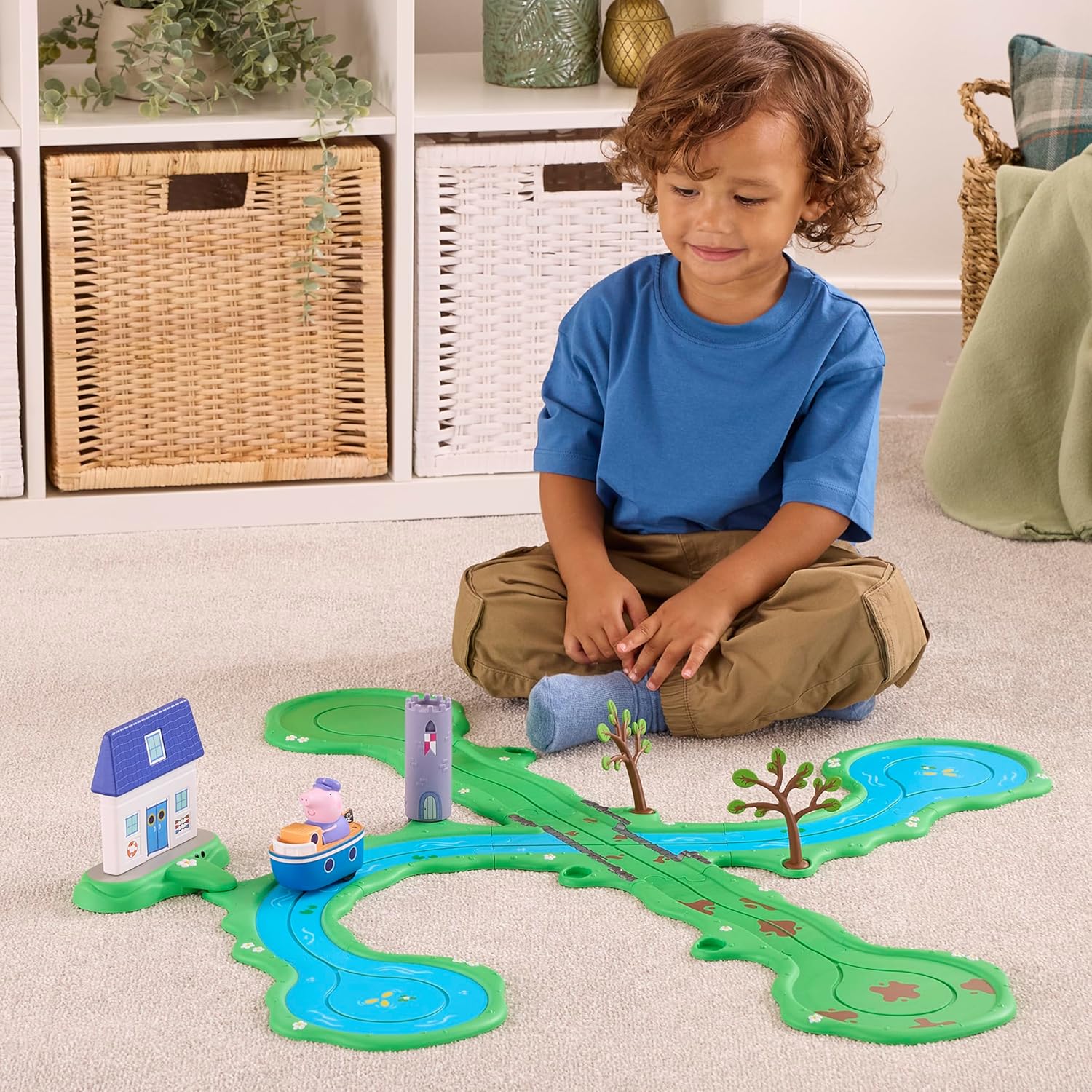 Peppa Pig Whizz Around Bobbing Along Boat Trip Motorised Vehicles Track Toys