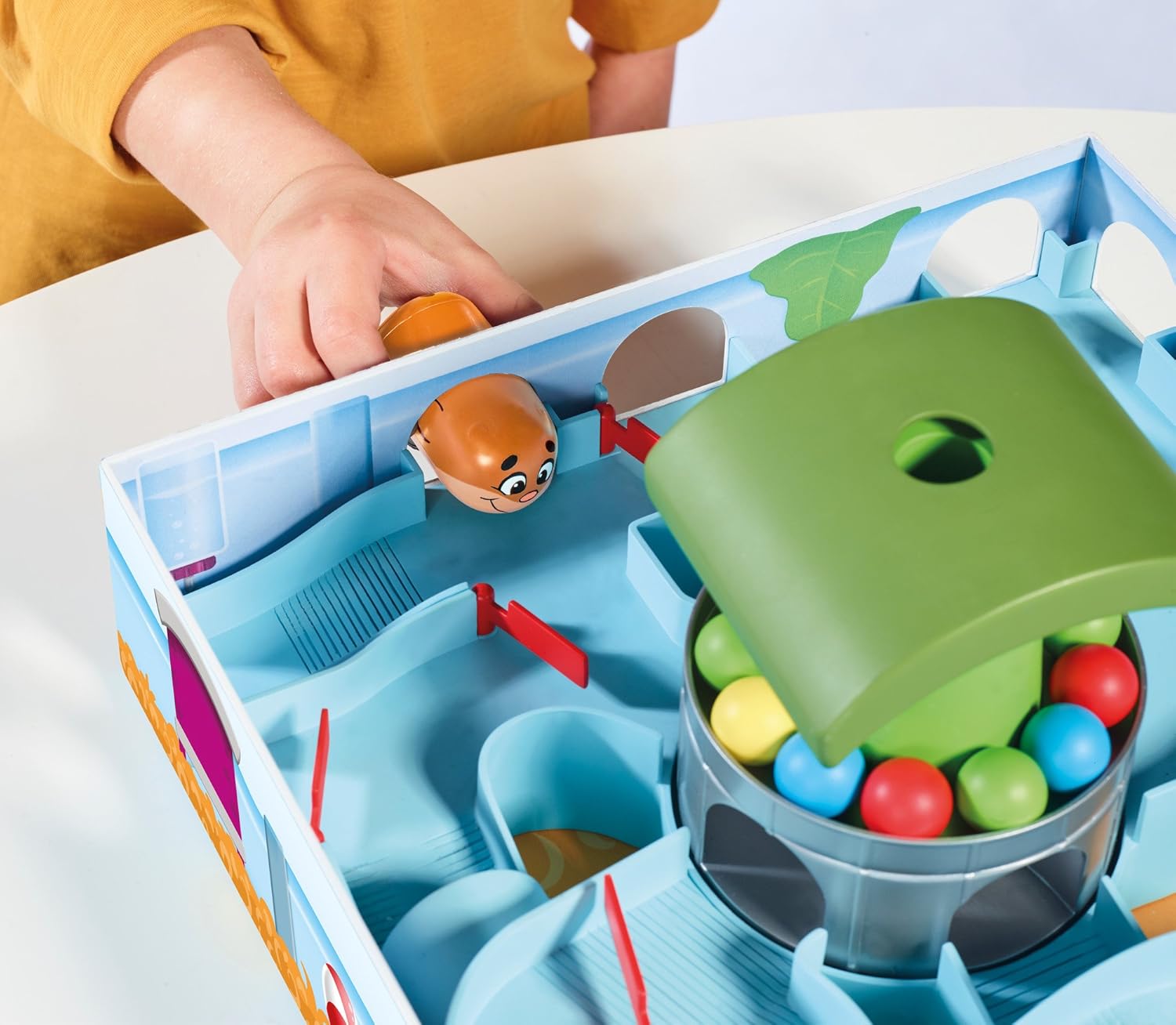 TOMY Runaround Hamster Race Family Skill Game