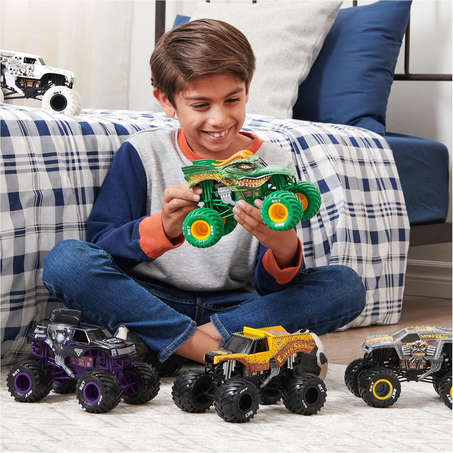 Monster Jam DRAGON Monster Truck 1-24 Scale Collectible Die-Cast Vehicle