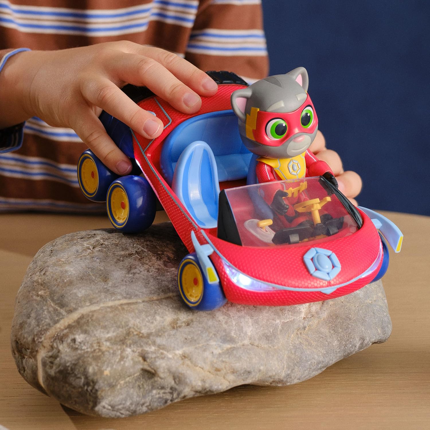Talking Tom Heroes Suddenly Super 4-Inch Figure And Car Set