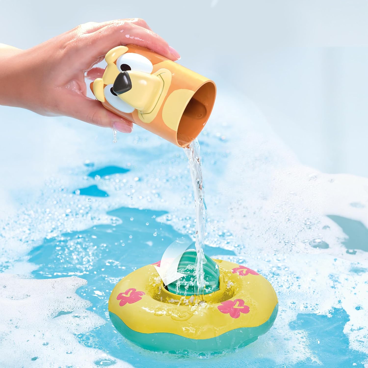TOMY Toomies Splash & Float Bluey Water Toys Includes Bluey and Bingo Figures